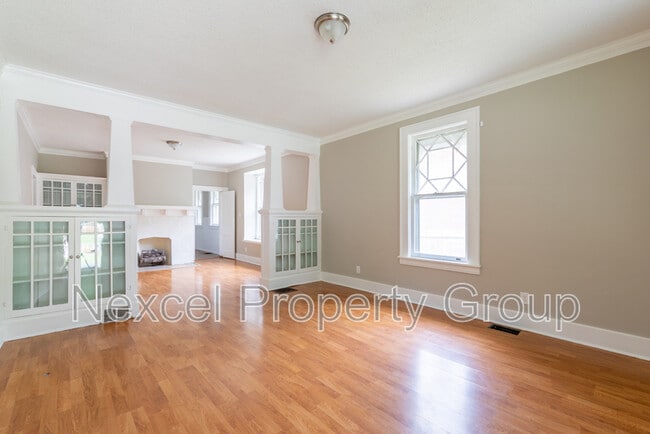 Photo - 2004 Walker Ave