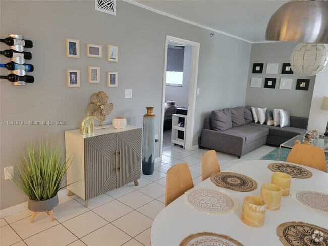 Building Photo - 80 S Shore Dr Unit 201 Rental