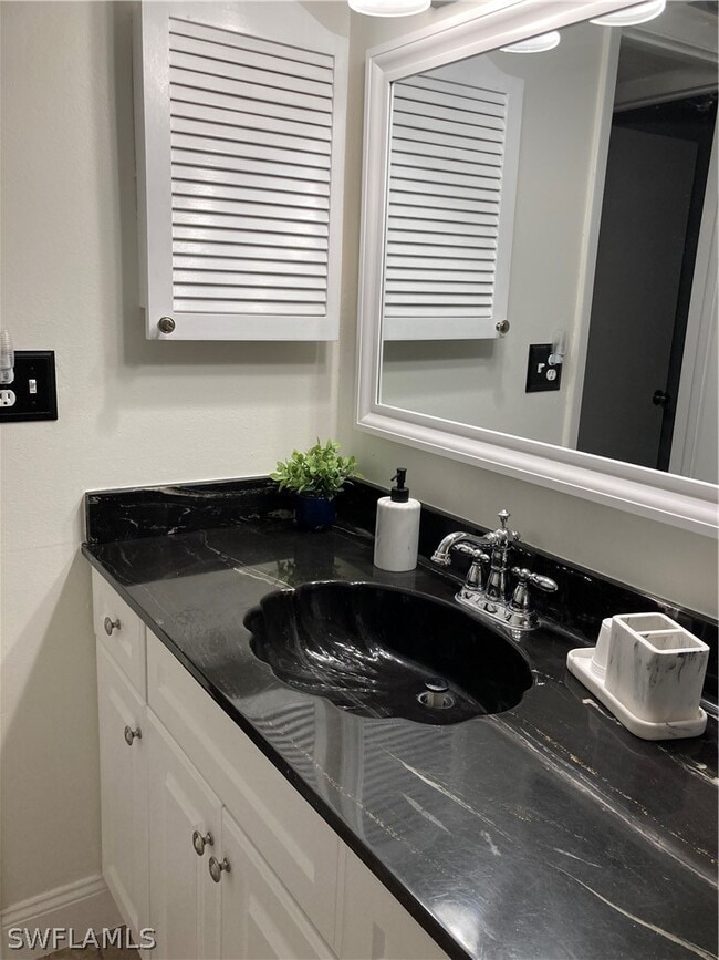 Building Photo - 209 Palm Dr Unit 1