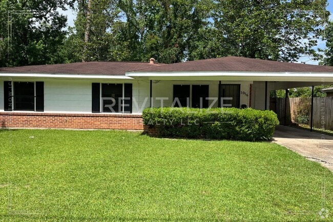 Building Photo - Charming 3 Bedroom/1.5 Bathroom Home in Mo...