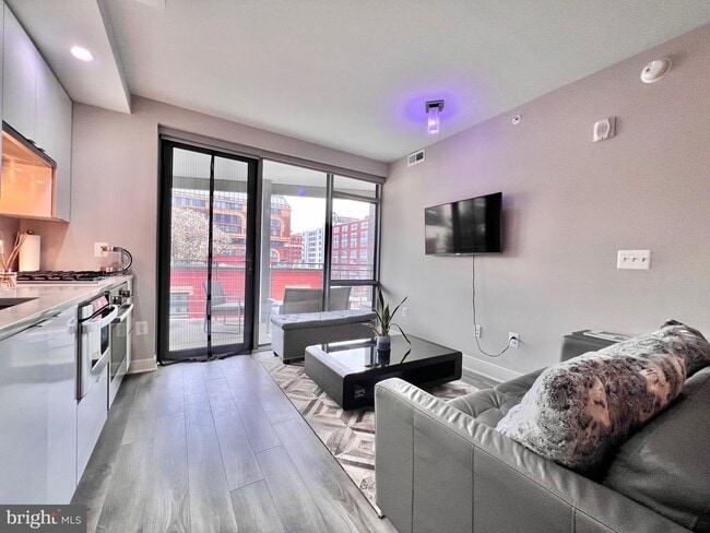 Photo - 1311 13th St NW Unidad 408