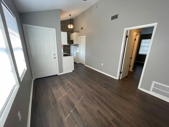 Living Room - 206 Challenger St