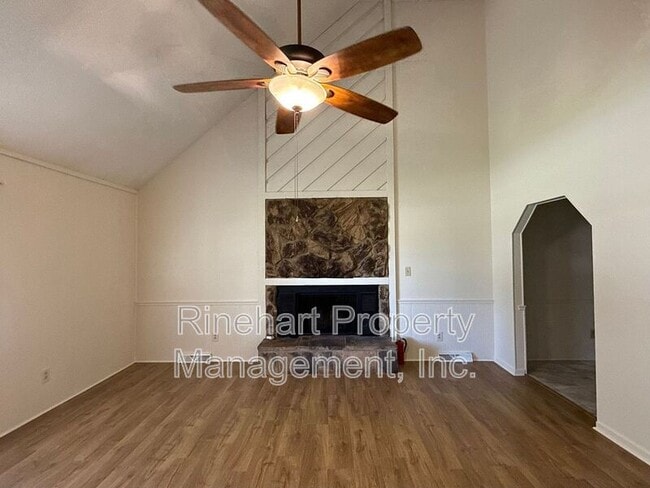 Photo - 2083 Ridgecrest Rd