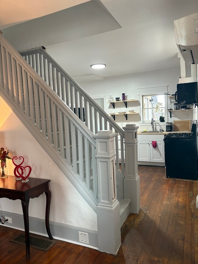 Photo - 520 N 3rd St