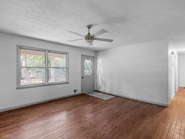 Photo - 1999 Hampton Locust Grove Rd