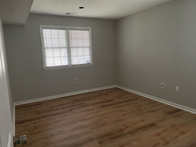 Photo - 323 Jefferson St Unit 2nd Floor