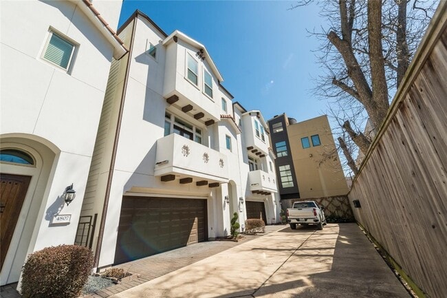 Photo - 4805 Jackson St