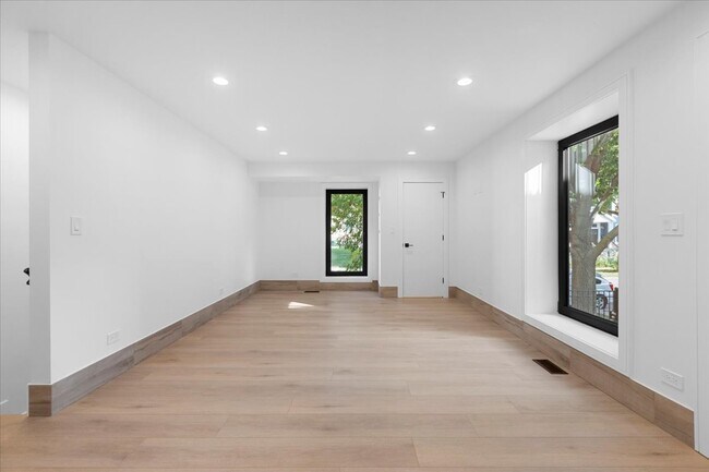 Photo - 2023 N Drake Ave Unit 1N