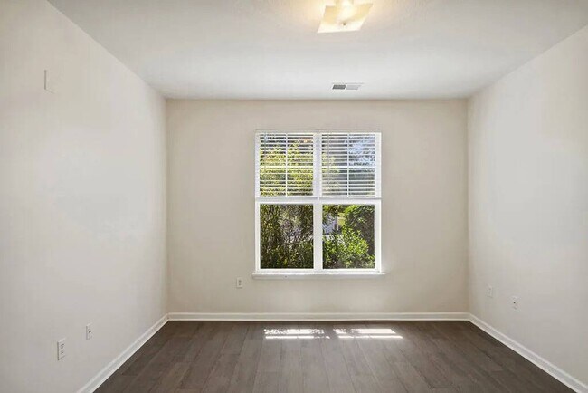 Photo - Magnolia Pointe