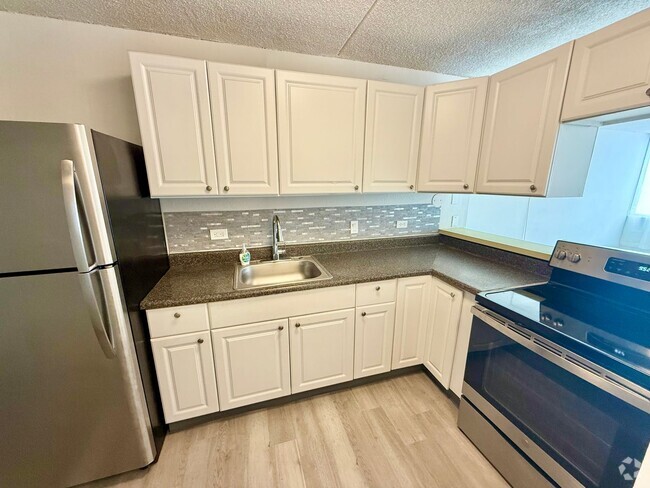 Building Photo - Newly Renovated 2 Bedroom / 1.5 Bathroom U... Rental