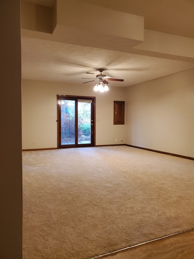 Photo - 4273 N 143rd St