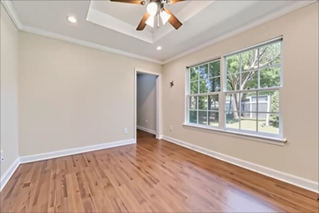 Photo - 711 Broadway Ave