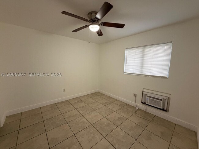 1280 NE 139th St Unit 3