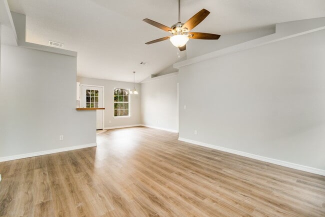 Photo - 1015 Sable Dr Unit B