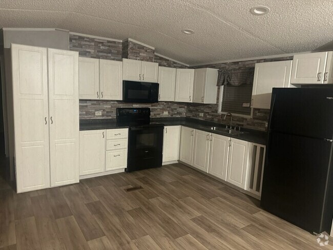 Building Photo - 3804 US-43 Rental