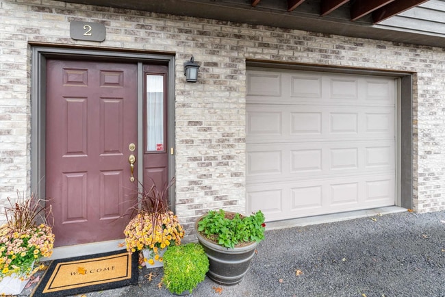 Photo - 1080 Willowdale Rd