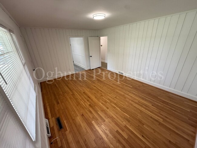 Photo - 117 Caroline Ct Unit APT B