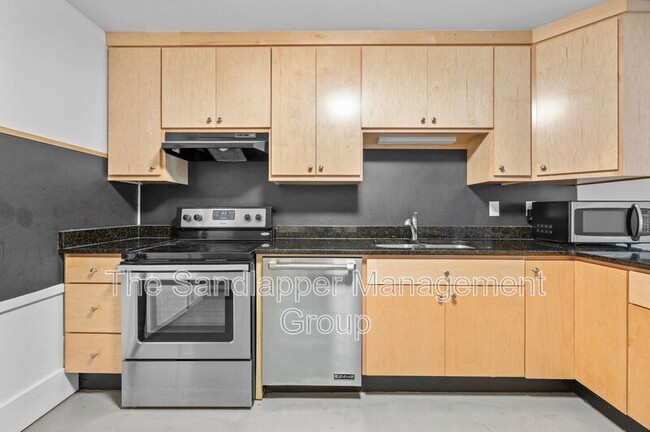 Photo - 444 Howle Ave