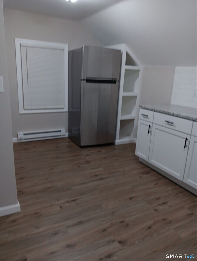 Photo - 282 Ward St Unidad 3