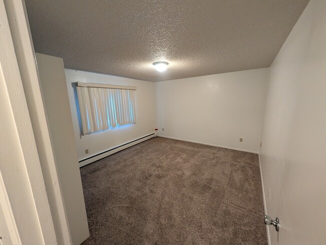 Building Photo - 5453 Camelot Dr Unit #2
