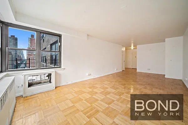 Building Photo - 399 E 72nd St Unit 12F Rental