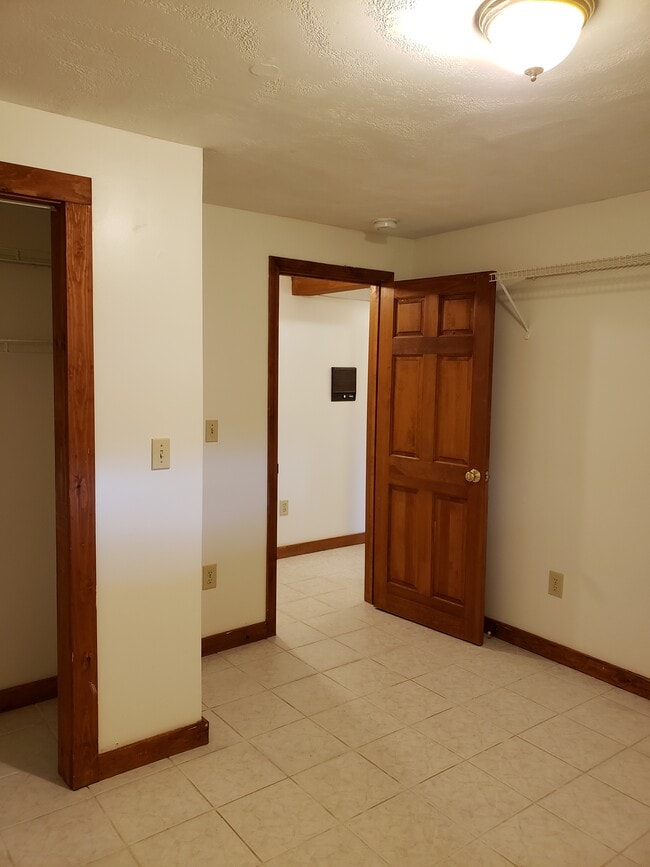 Building Photo - 41 Priest Rd 1Bedroom Unit Studio 1 Bedroom