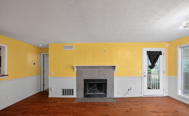 Photo - Room in Condo on Gettysburg Pl