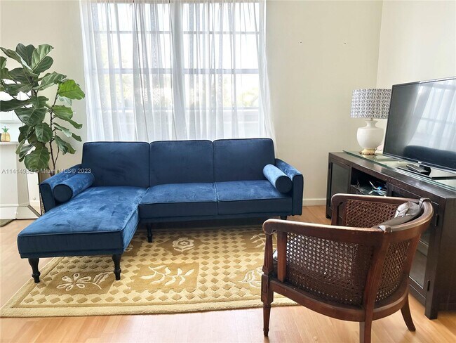 Photo - 1051 Meridian Ave Unit 1F