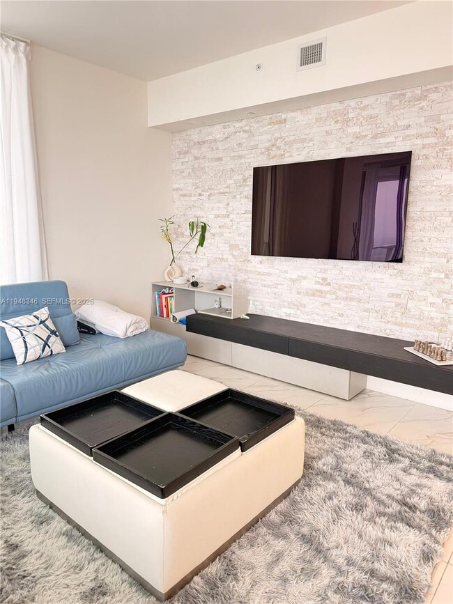 Photo - 2000 Metropica Wy Unit 1409