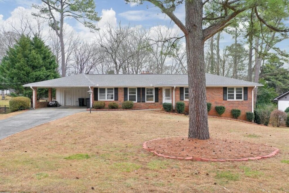 1055 Tuxedo Dr