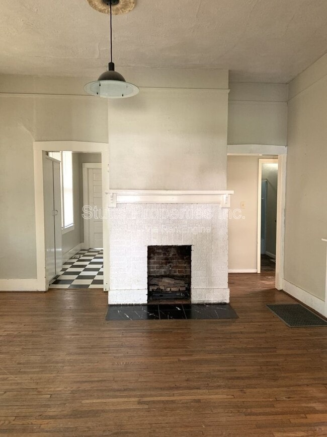 Photo - 713 Meridian St