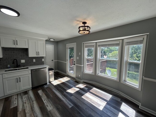 Photo - 808 Leigh Ann Dr