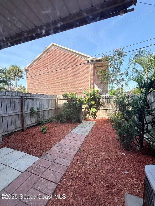 Photo - 112 E Colonial Ct Unit 43