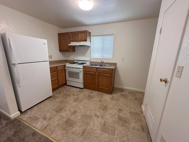 Photo - 2 bed, 1 bath apartment Unit 4