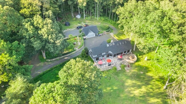 Photo - 28 Old Ln