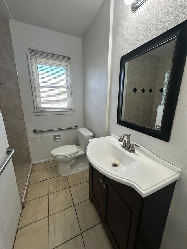 Photo - 626 W Vassar Ave