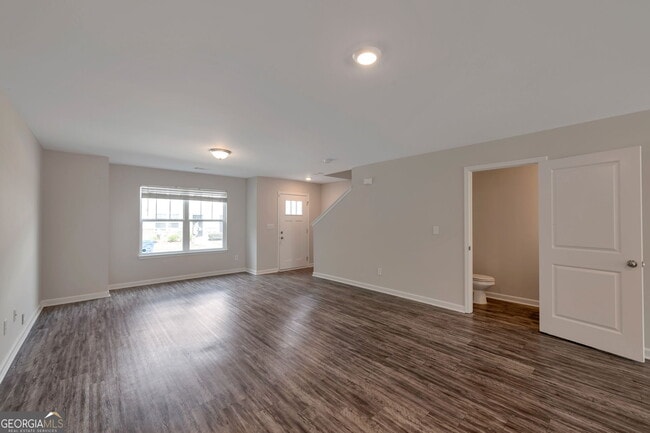 Photo - 328 Ashigan St