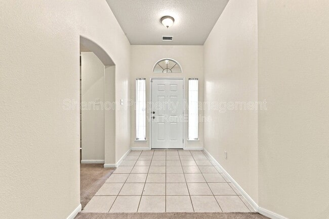 2002 Roaring Springs Dr