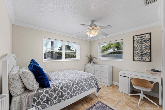 Photo - 4481 SW 37th Ave