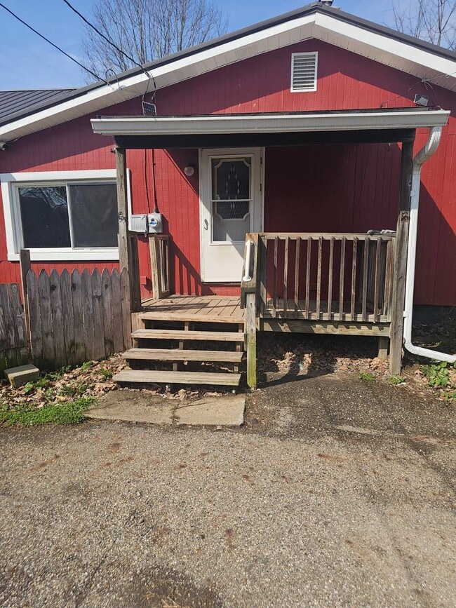 Photo - 2736 Applehill Ave SE