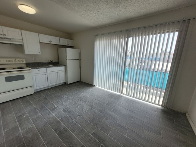 Photo - Virginia Manor