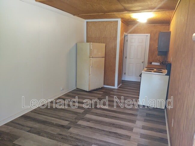 Photo - 908 Putnam Ave