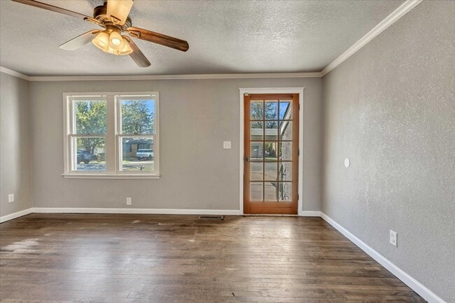 Photo - 717 N Stewart Ave