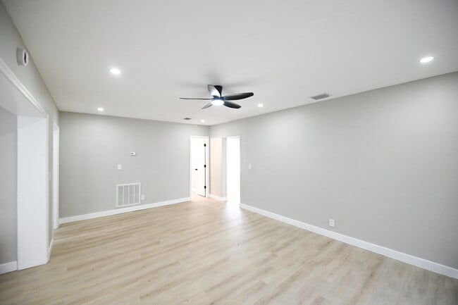 Photo - 1504 NW 4th Ave