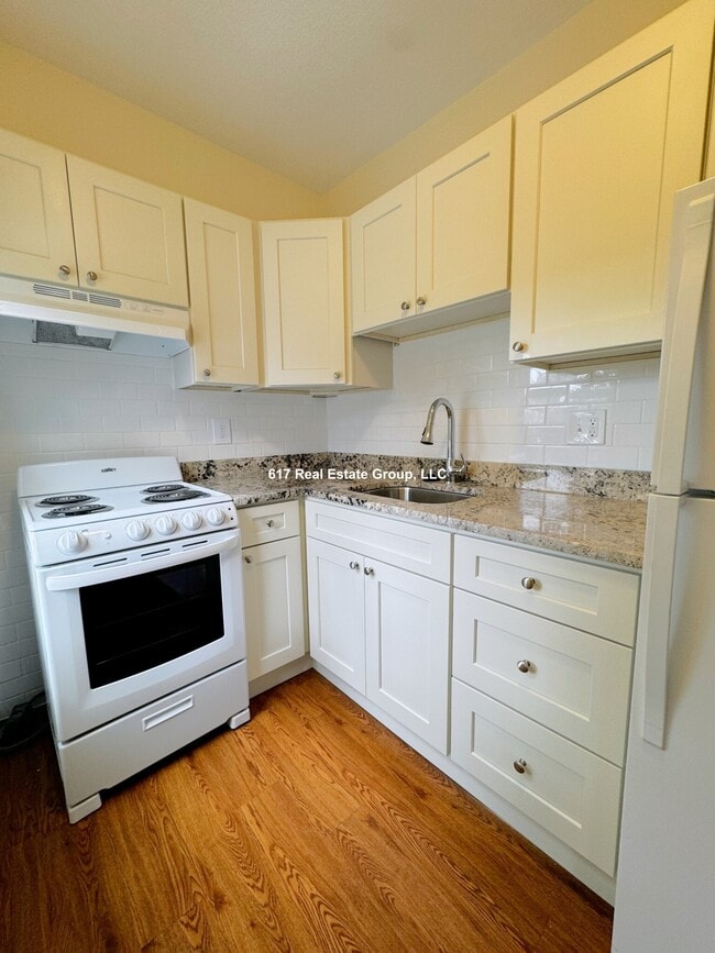 Building Photo - 70 S Huntington Ave Rental