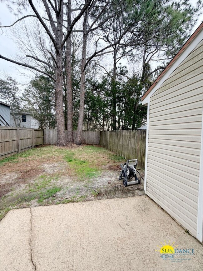 Photo - End-Unit Townhome located between Hurlburt Field and Eglin AFB w/ Fenced Yard!