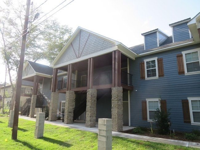 The Woodlands - The Woodlands Apartments