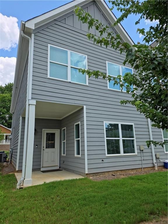 Photo - 430 Village Creek Dr SE