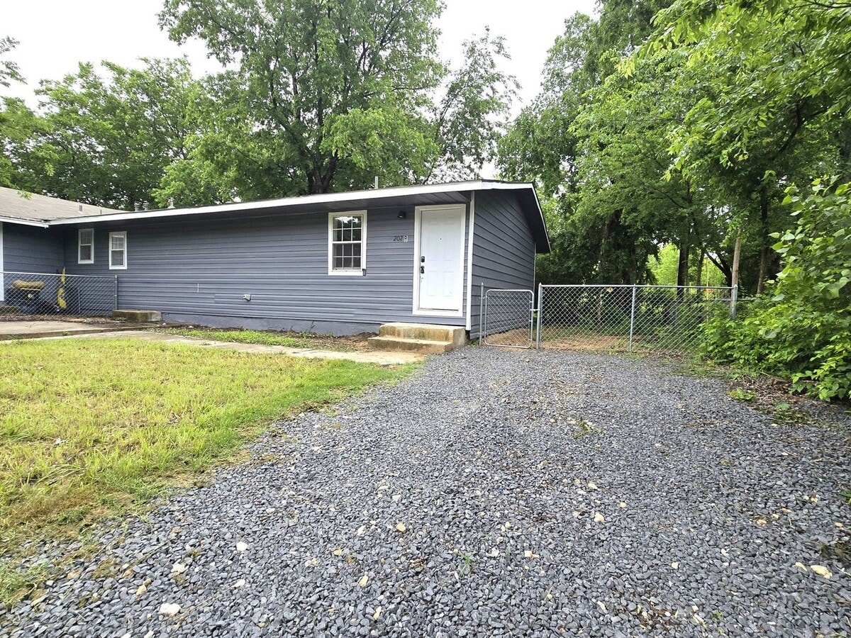 Photo - 202 Marston St Unit B