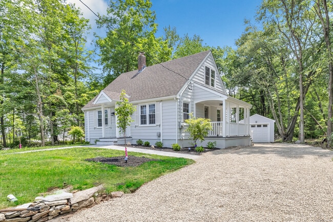 Photo - 189 Tashua Rd House